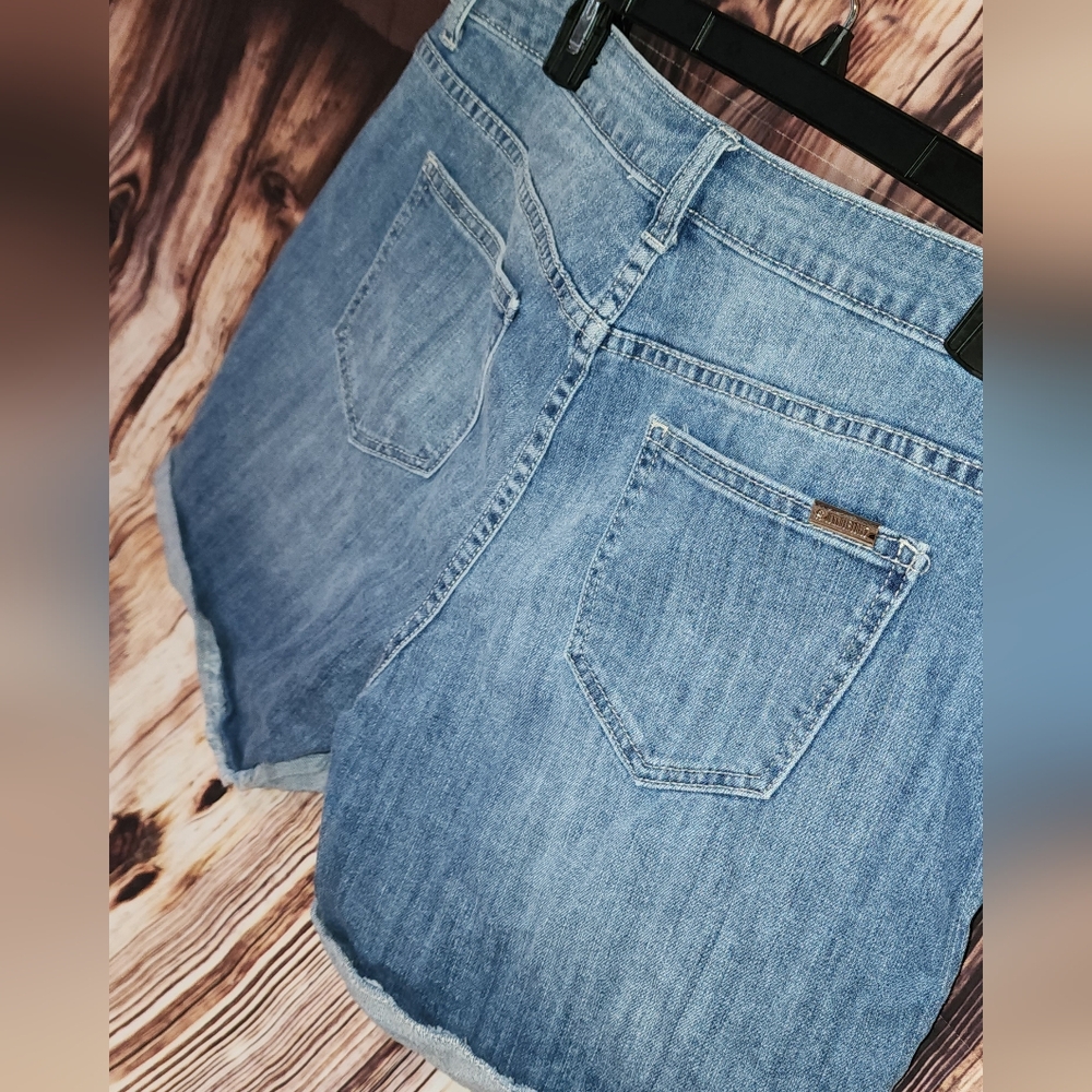 Jennifer Lopez  Blue Denim Shorts - Picture 3 of 8